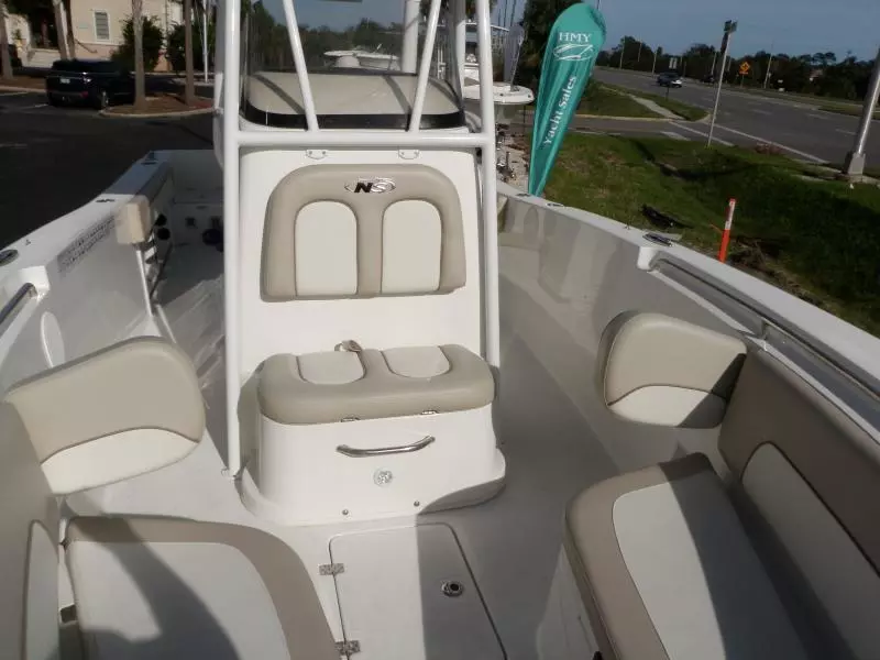 2015 NauticStar 2500 XS Center Console