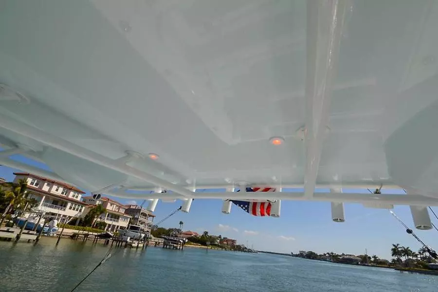 2016 Contender 32 ST-50.jpg