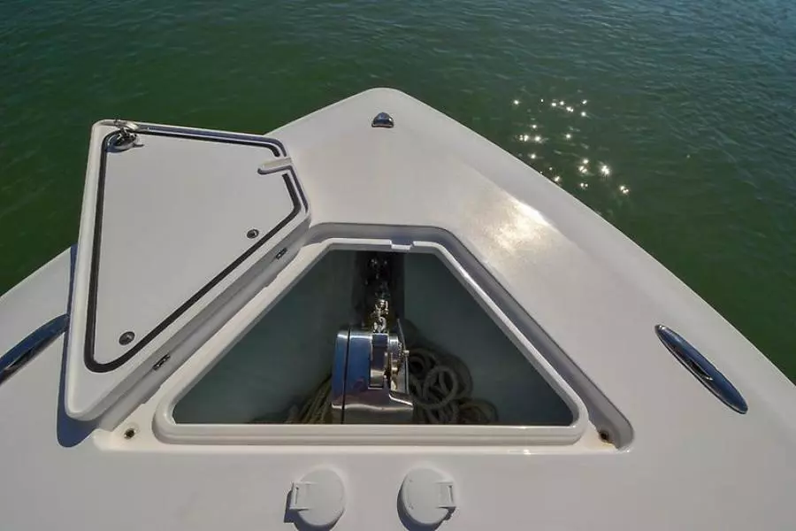 2016 Contender 32 ST-26.jpg