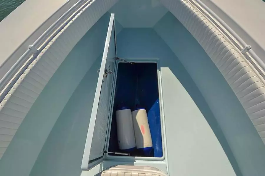 2016 Contender 32 ST-32.jpg