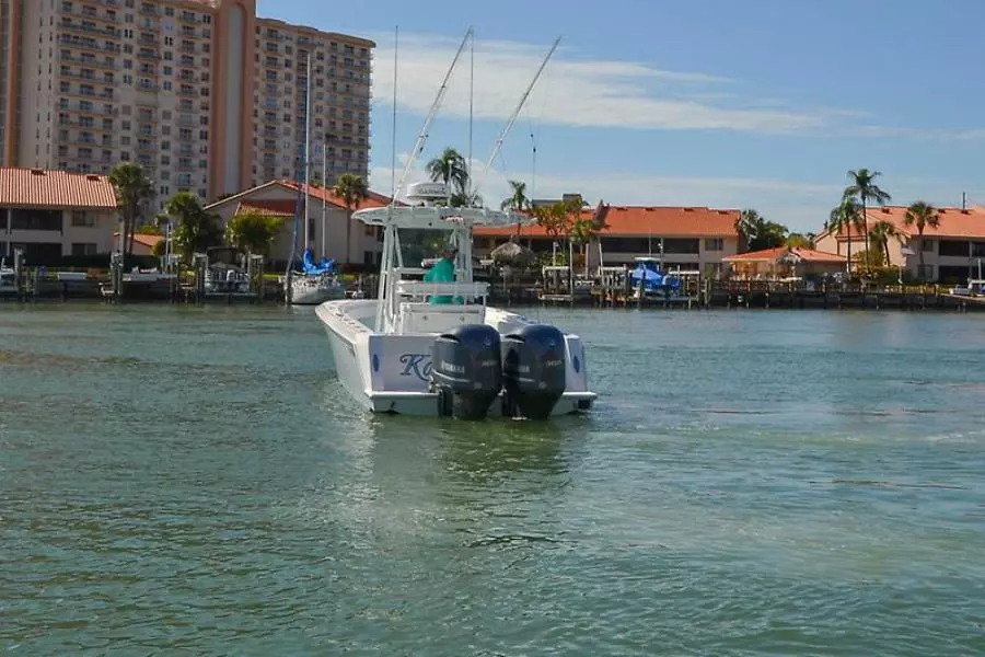 2016 Contender 32 ST-12.jpg