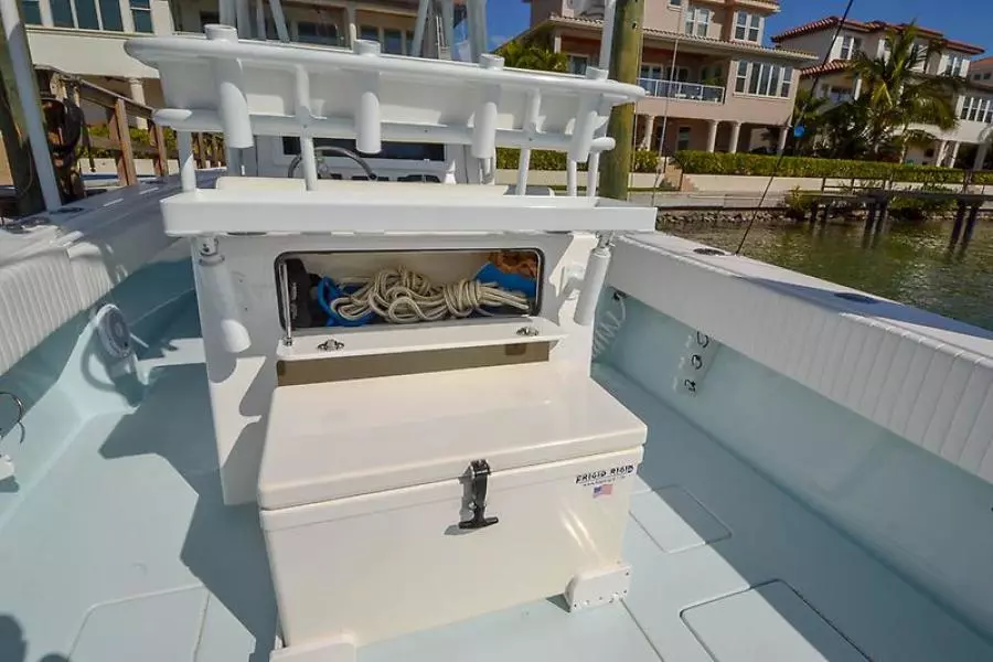 2016 Contender 32 ST-63.jpg