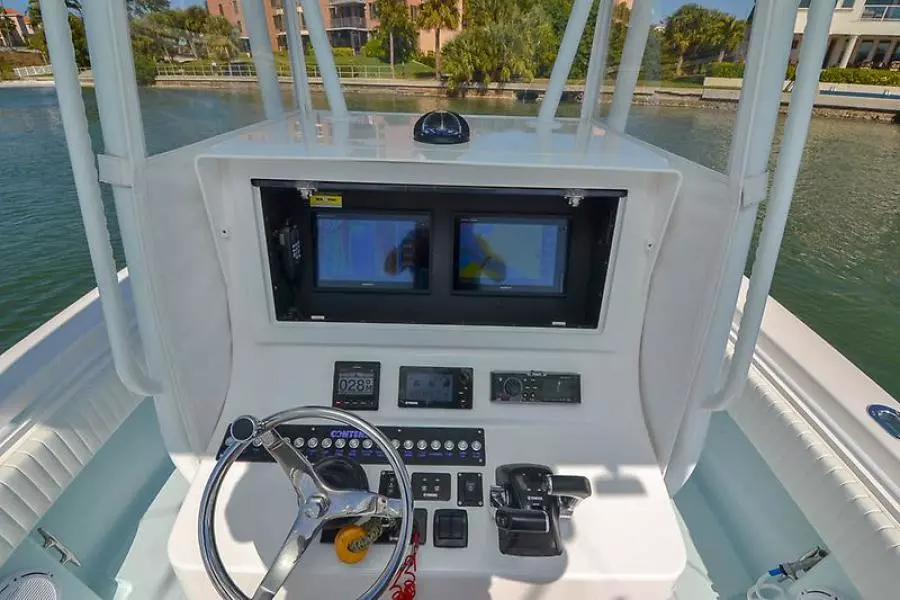 2016 Contender 32 ST-43.jpg