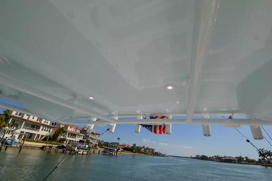 2016 Contender 32 ST-52.jpg