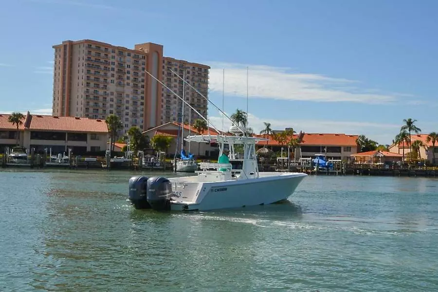 2016 Contender 32 ST-14.jpg