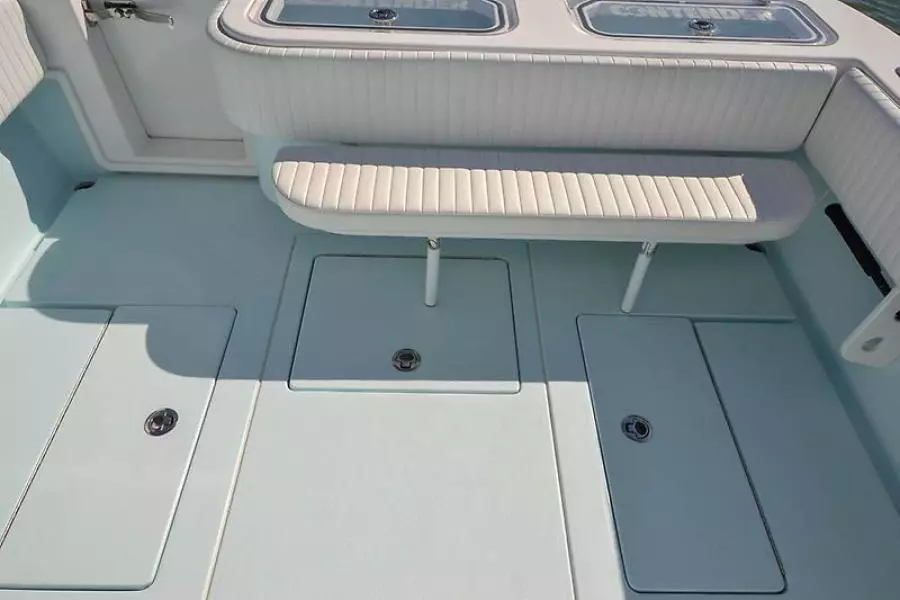 2016 Contender 32 ST-47.jpg
