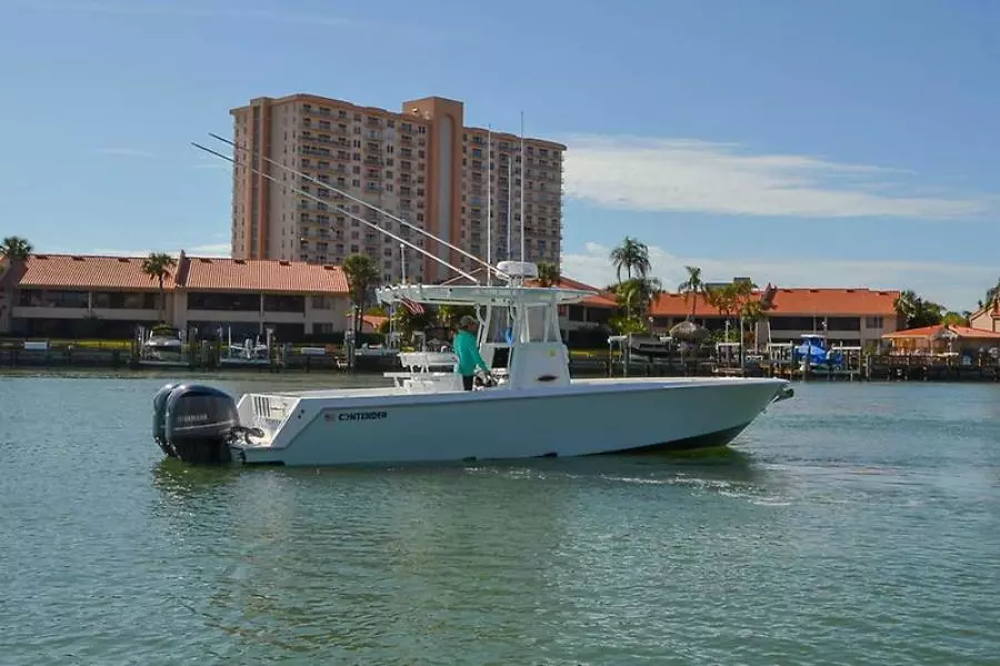 2016 Contender 32 ST-16.jpg