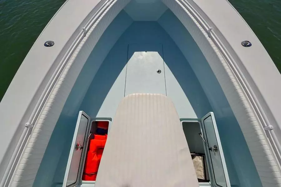 2016 Contender 32 ST-31.jpg