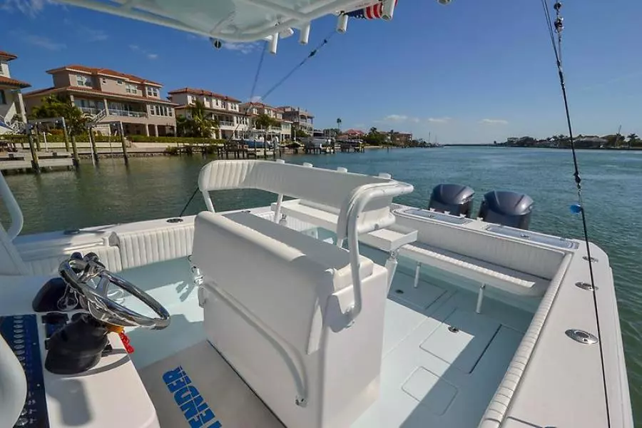 2016 Contender 32 ST-45.jpg