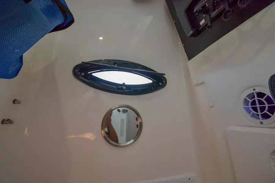 2016 Contender 32 ST-58.jpg