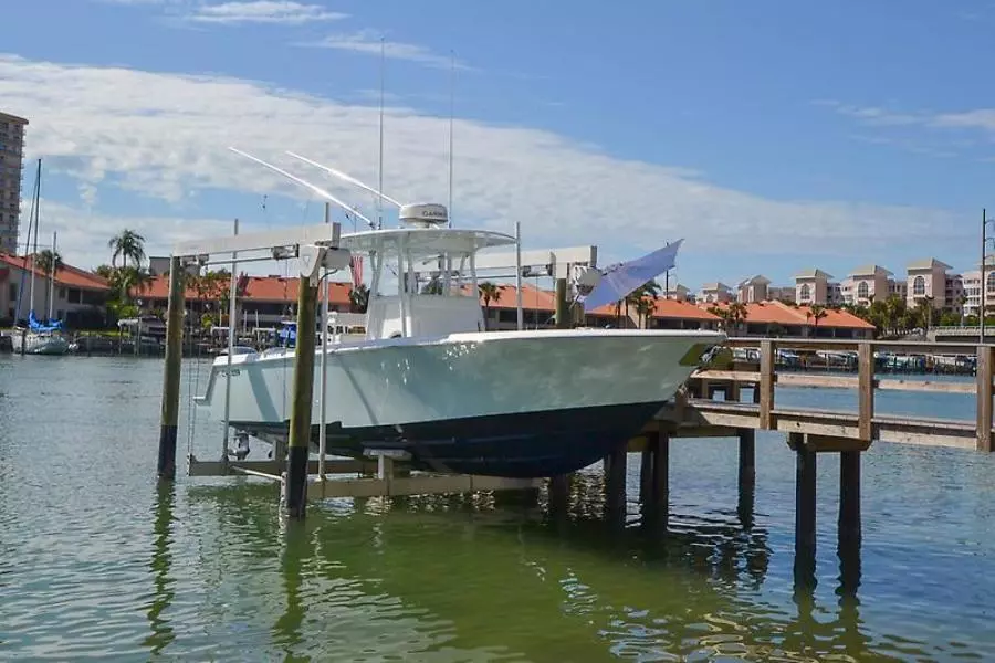 2016 Contender 32 ST-65.jpg