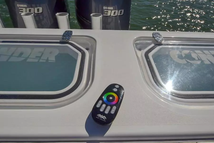 2016 Contender 32 ST-53.jpg