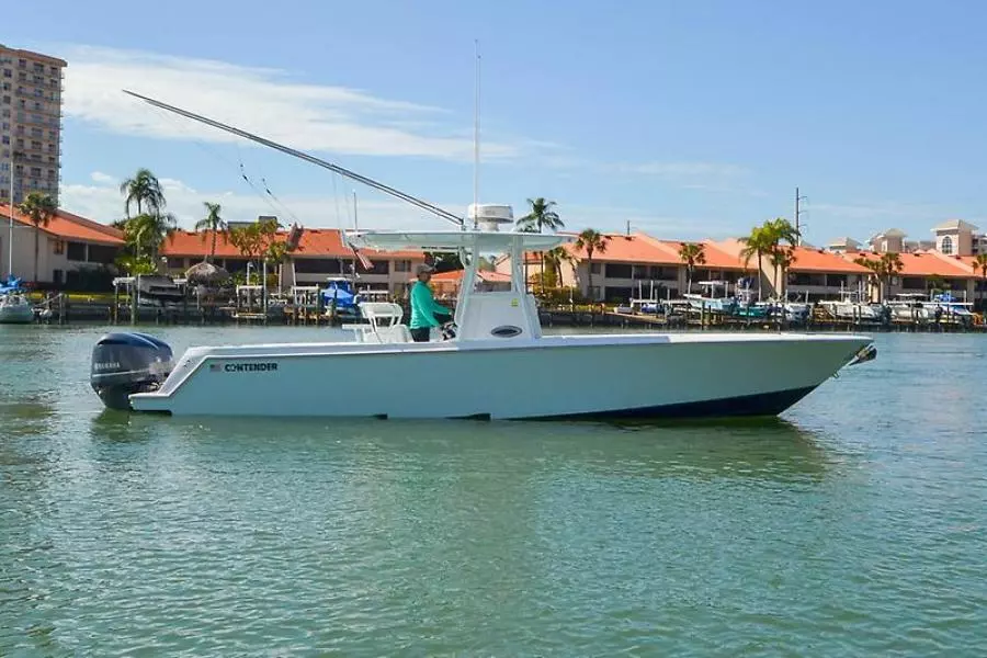 2016 Contender 32 ST-19.jpg