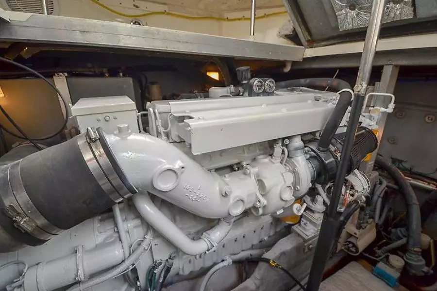 2000 Sea Ray 380 Sundancer-27.jpg