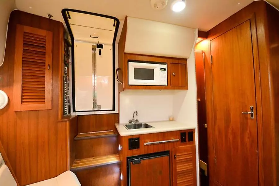 2003 Pursuit 3000 Offshore-49.jpg