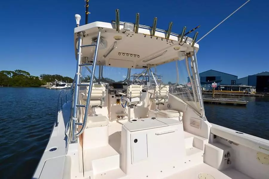 2003 Pursuit 3000 Offshore-24.jpg