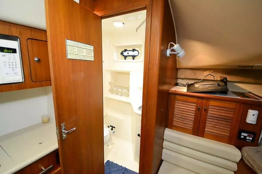 2003 Pursuit 3000 Offshore-61.jpg