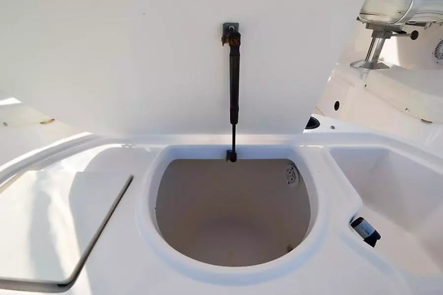 2003 Pursuit 3000 Offshore-36.jpg