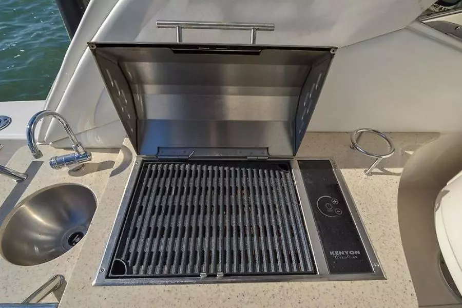 2008 Sea Ray 330 Sundancer-48.jpg