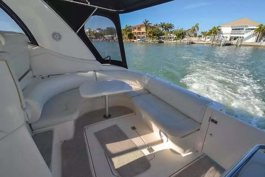 2003 Cruisers Yachts 3772 Express-35.jpg