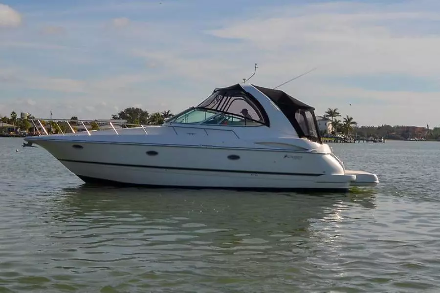 2003 Cruisers Yachts 3772 Express-12.jpg