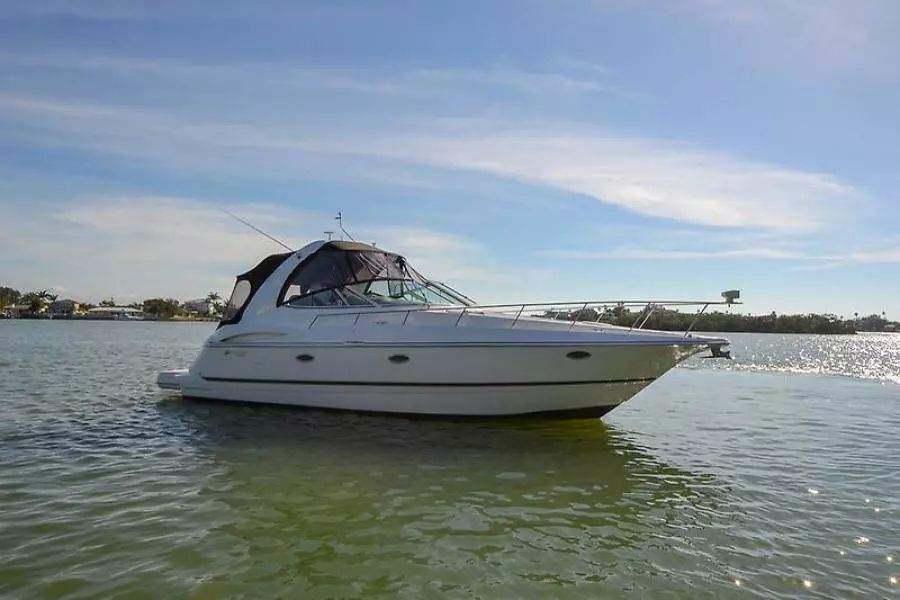 2003 Cruisers Yachts 3772 Express-18.jpg