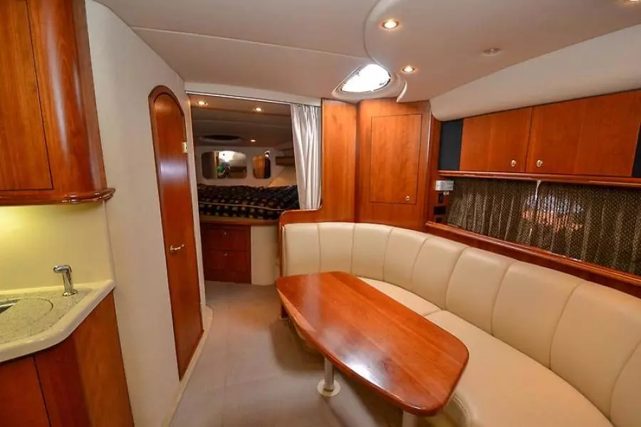 2003 Cruisers Yachts 3772 Express-24.jpg