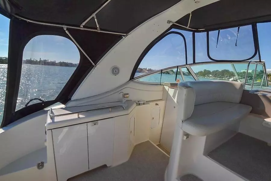 2003 Cruisers Yachts 3772 Express-36.jpg