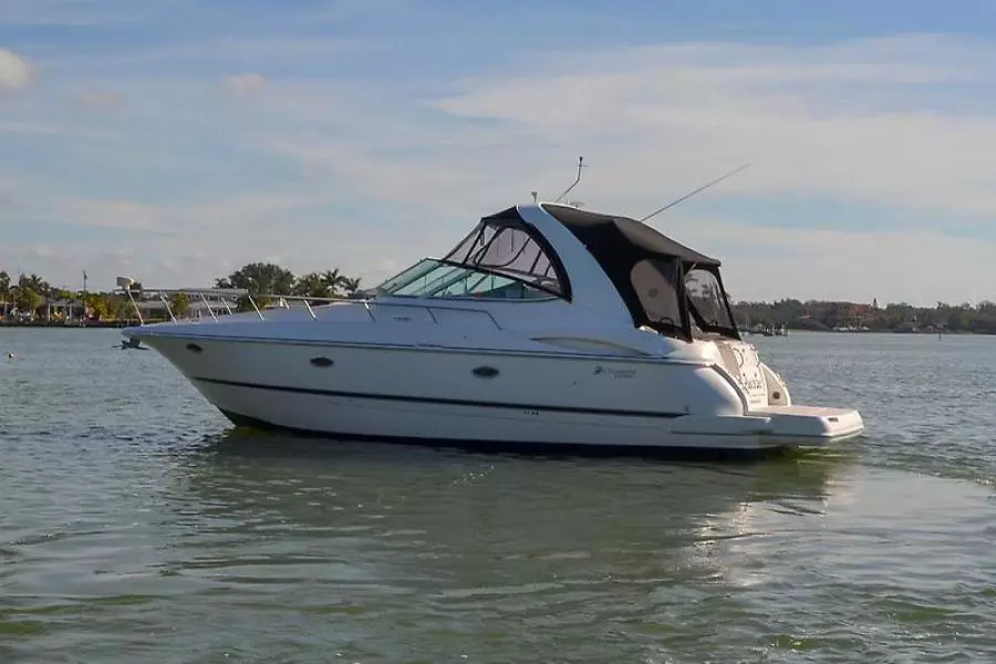 2003 Cruisers Yachts 3772 Express-9.jpg