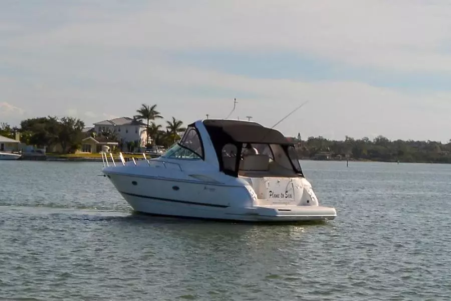 2003 Cruisers Yachts 3772 Express-3.jpg