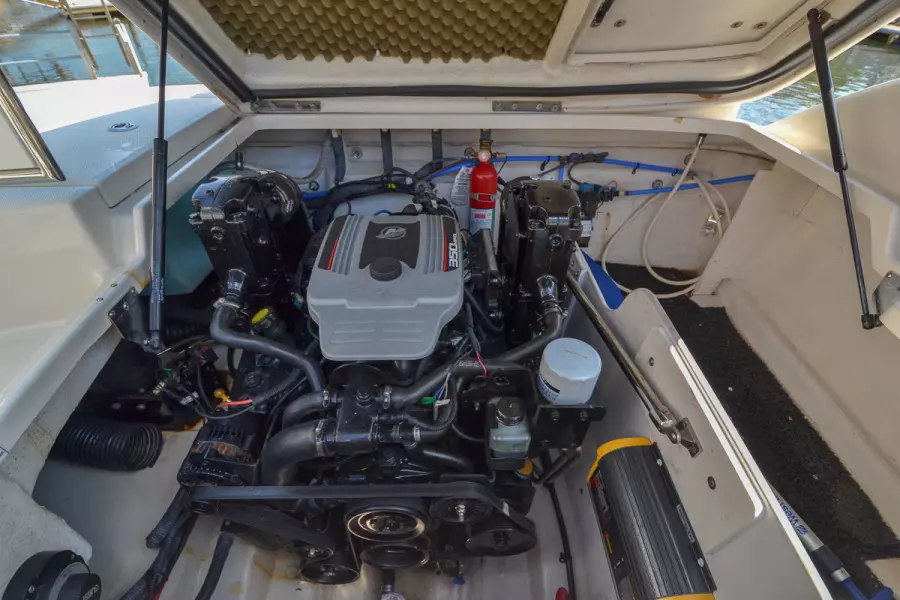 2009 Sea Ray 230 Sundeck