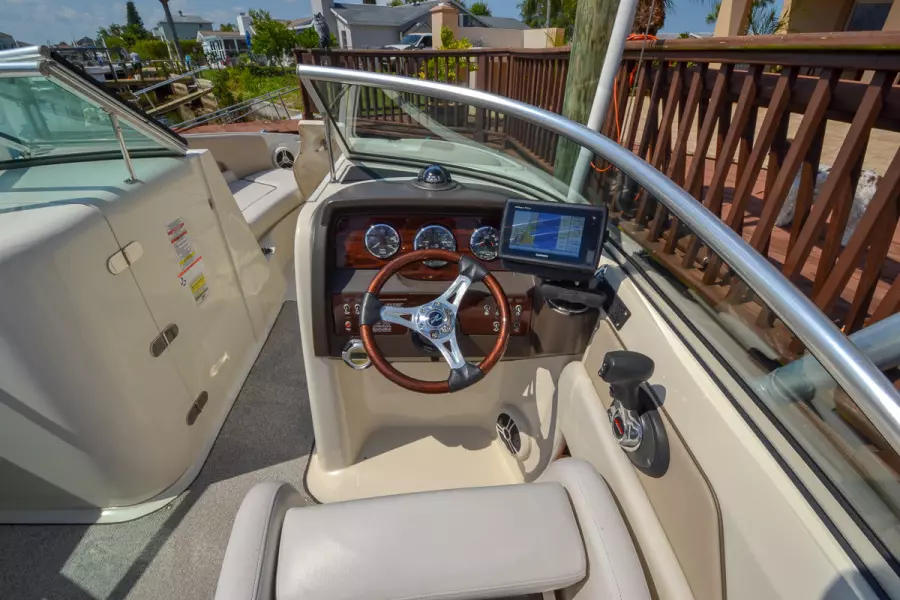 2009 Sea Ray 230 Sundeck