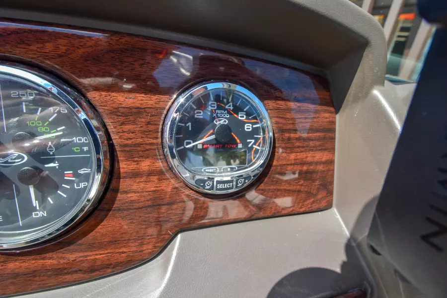 2009 Sea Ray 230 Sundeck