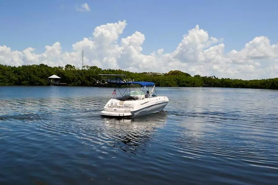 2007 Chaparral 274 Sunesta-10.jpg