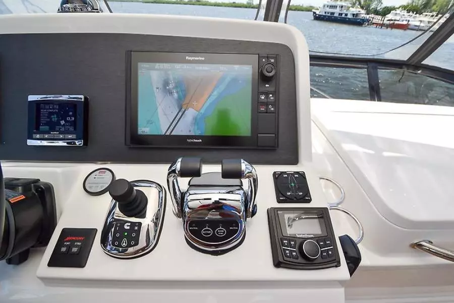 2017 Sea Ray 400 Fly-110.jpg