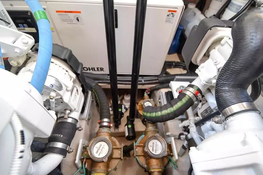 2017 Sea Ray 400 Fly-2.jpg