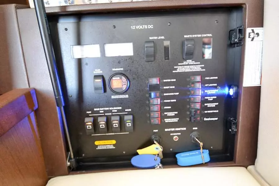 2017 Sea Ray 400 Fly-8.jpg