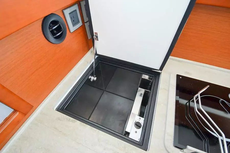 2016 Beneteau Swift Trawler 44