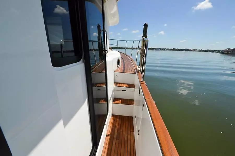 2016 Beneteau Swift Trawler 44