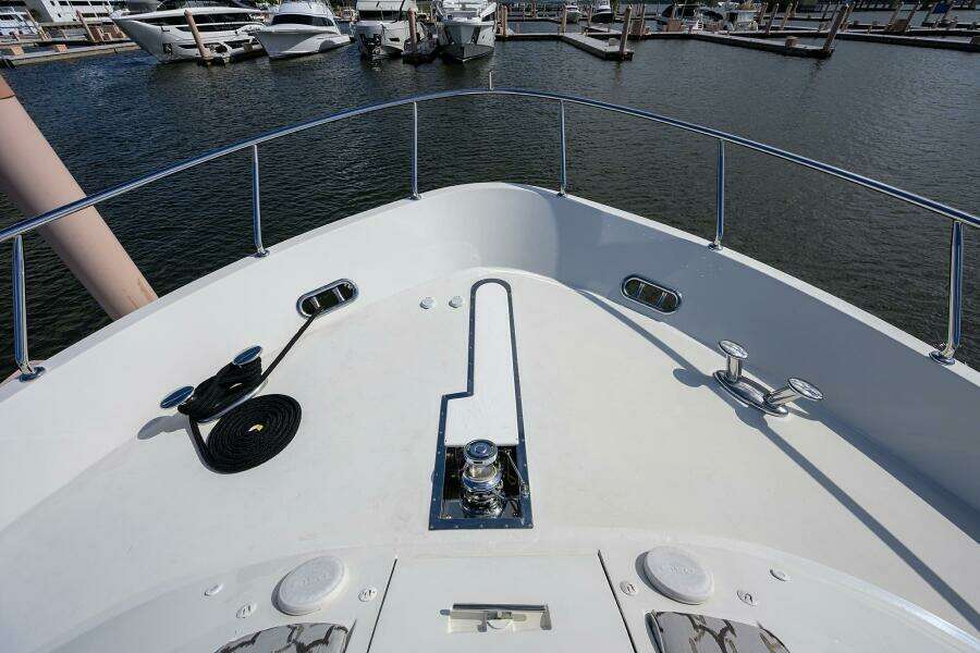 2013 Ocean Alexander Sky Lounge