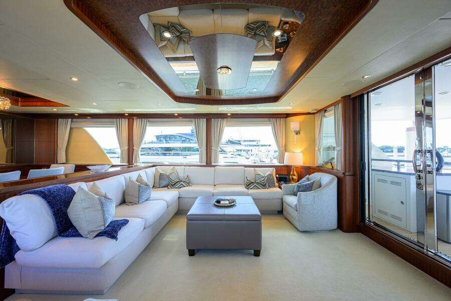 2013 Ocean Alexander Sky Lounge