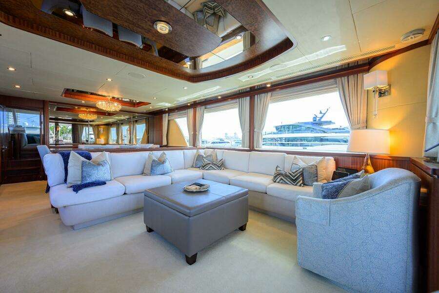 2013 Ocean Alexander Sky Lounge