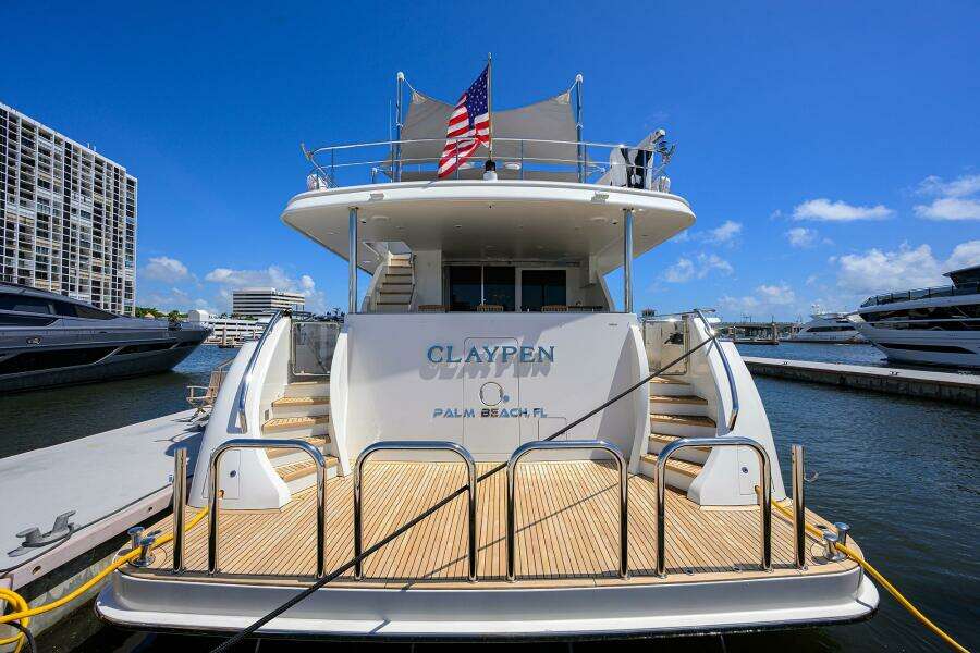 2013 Ocean Alexander Sky Lounge