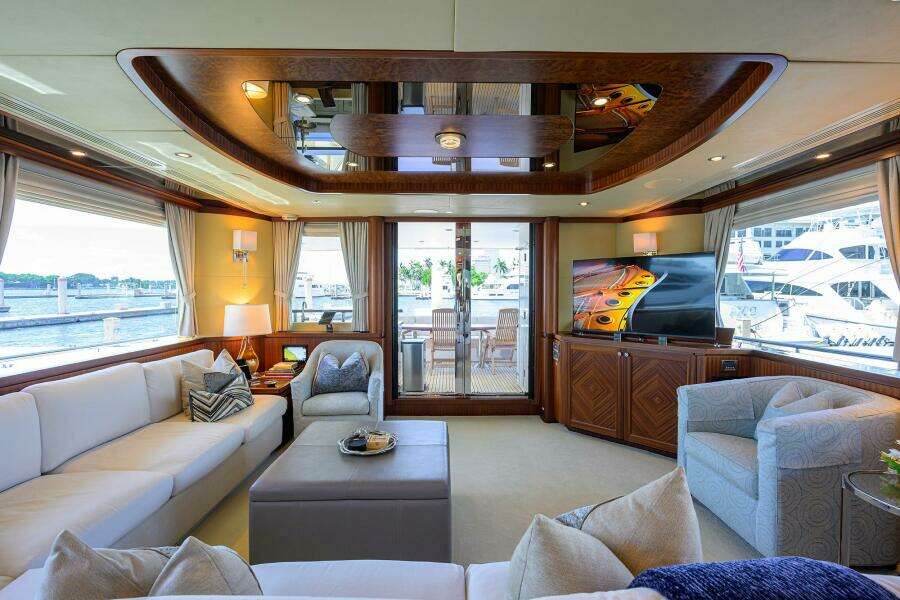 2013 Ocean Alexander Sky Lounge