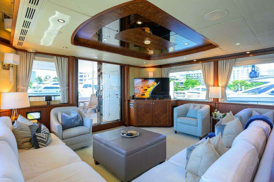 2013 Ocean Alexander Sky Lounge