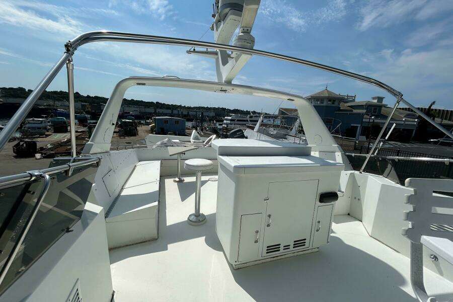 1991 Hatteras Cockpit Motor Yacht