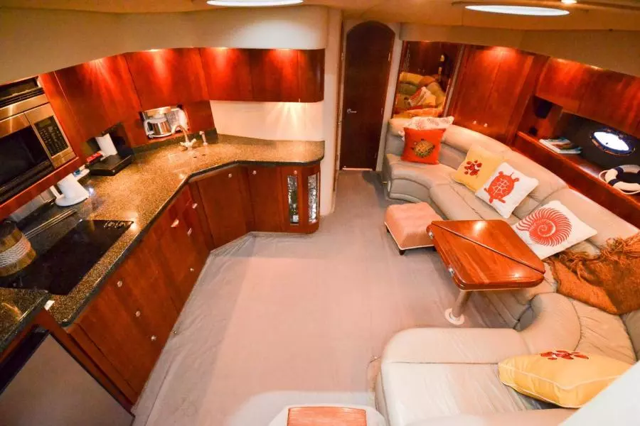 2005 Cruisers Yachts 520 Express