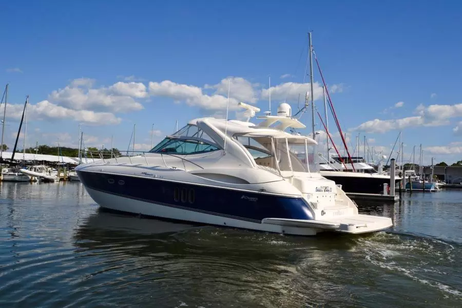 2005 Cruisers Yachts 520 Express