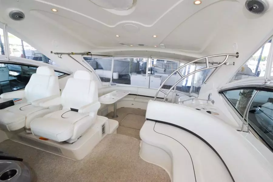 2005 Cruisers Yachts 520 Express