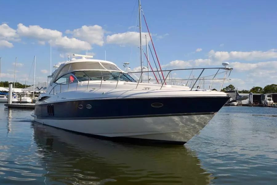 2005 Cruisers Yachts 520 Express